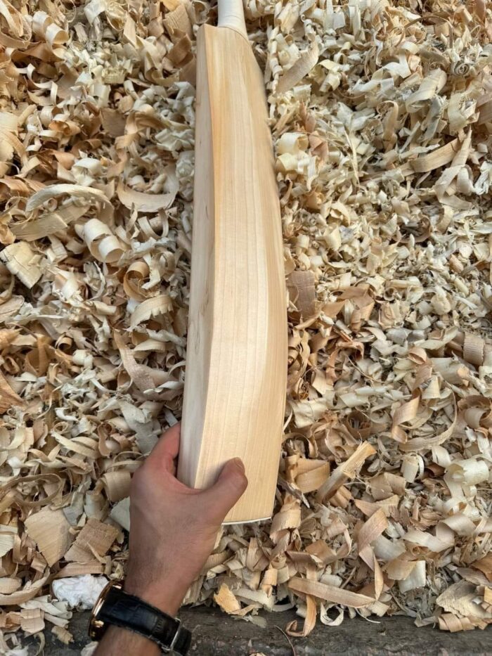 KNOCK PLAIN CRICKET BAT GRADE 1 SELECTED WILLOW - Image 7