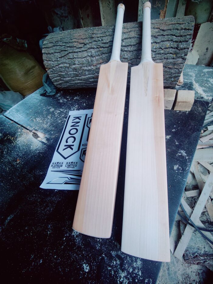 KNOCK PLAIN CRICKET BAT GRADE 1 SELECTED WILLOW - Image 2