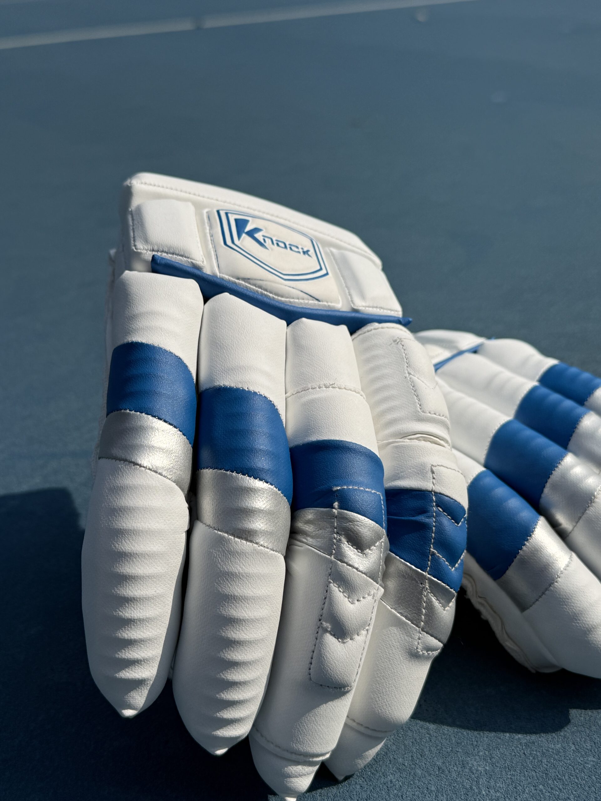 Knock Platinum Edition1.1Batting Gloves - Image 10