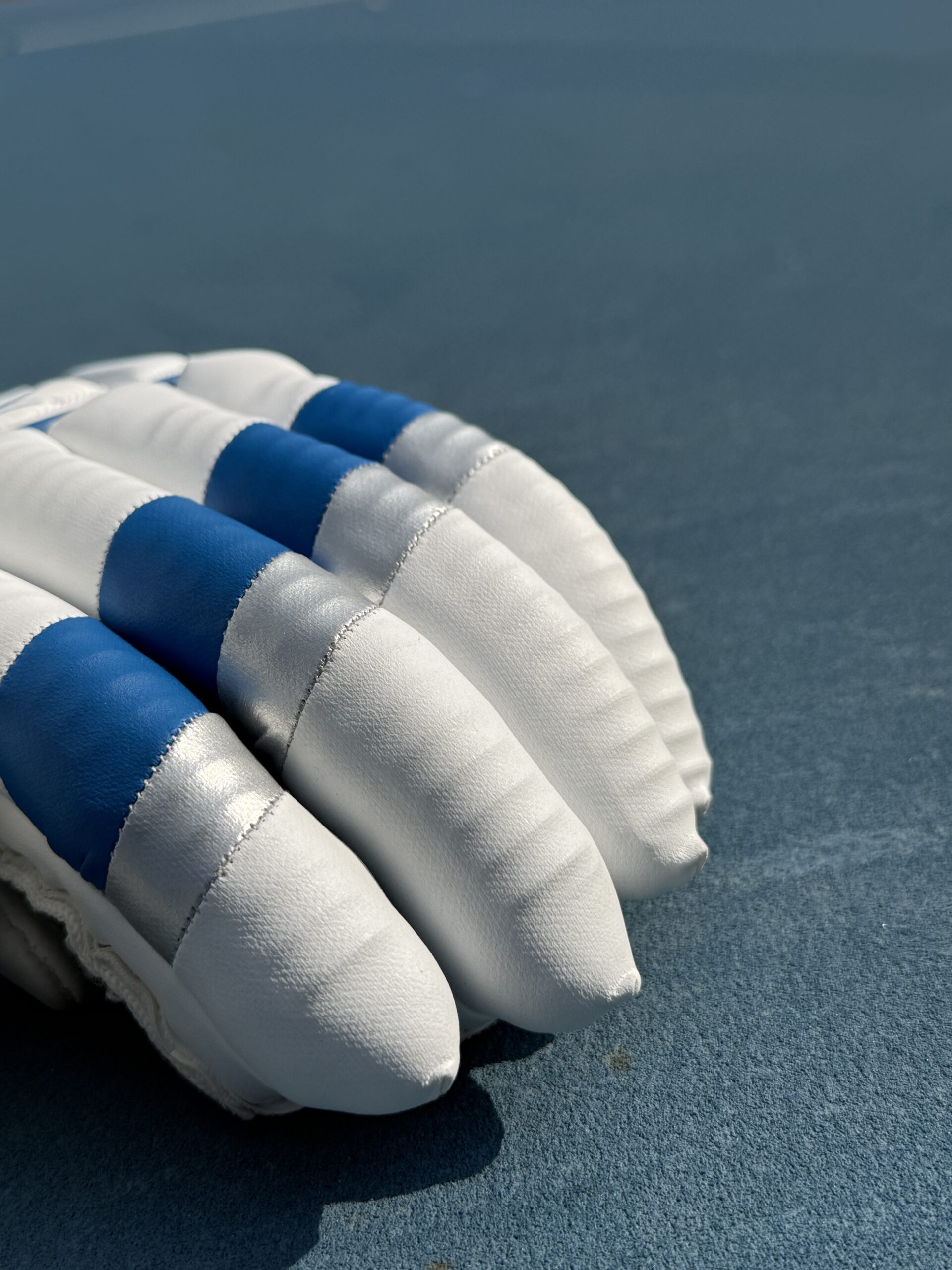 Knock Platinum Edition1.1Batting Gloves - Image 3